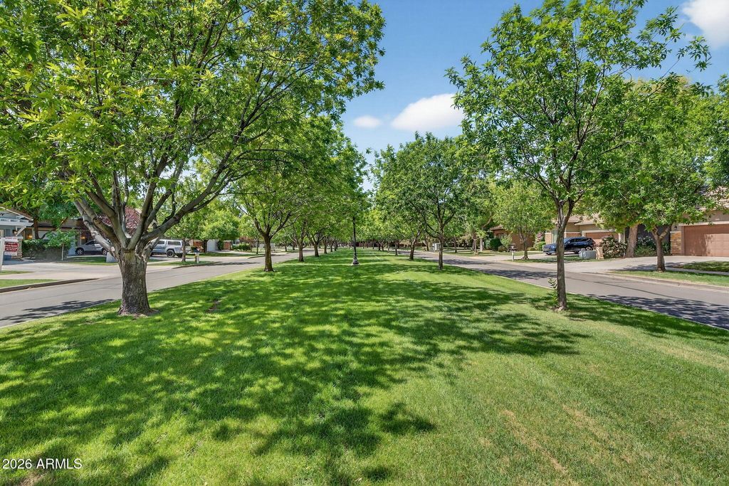 Image 5 of property listing at 3849 E Morrison Ranch Parkway, Gilbert, AZ 85296