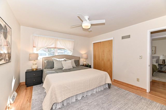 1713 Fox River PARKWAY, Waukesha, WI 53189