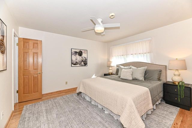 1713 Fox River PARKWAY, Waukesha, WI 53189
