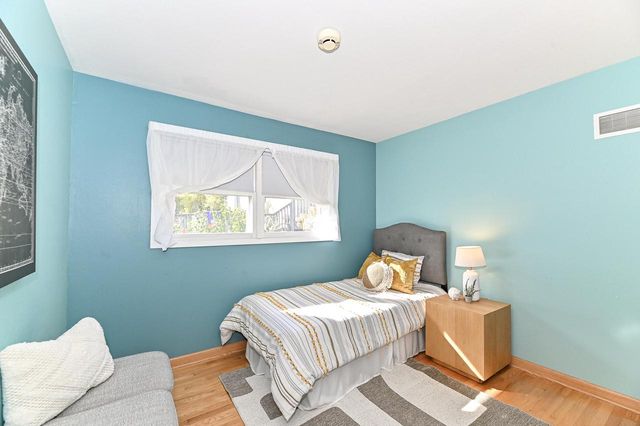 1713 Fox River PARKWAY, Waukesha, WI 53189