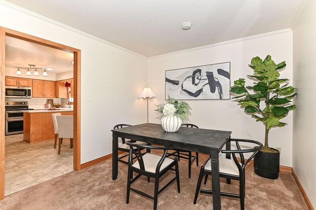 1713 Fox River PARKWAY, Waukesha, WI 53189