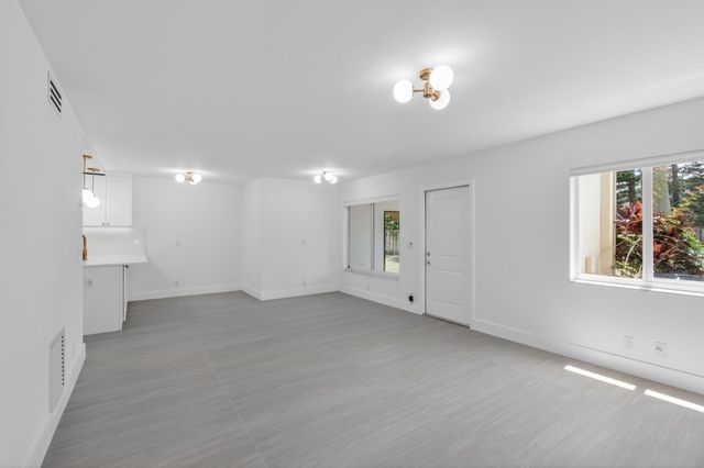 314 Pine Ridge Circle A1, Greenacres, FL 33463