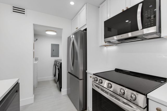 314 Pine Ridge Circle A1, Greenacres, FL 33463