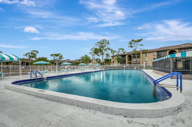 314 Pine Ridge Circle A1, Greenacres, FL 33463