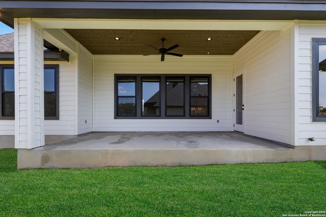 278 Allen Ave, Castroville, TX 78009