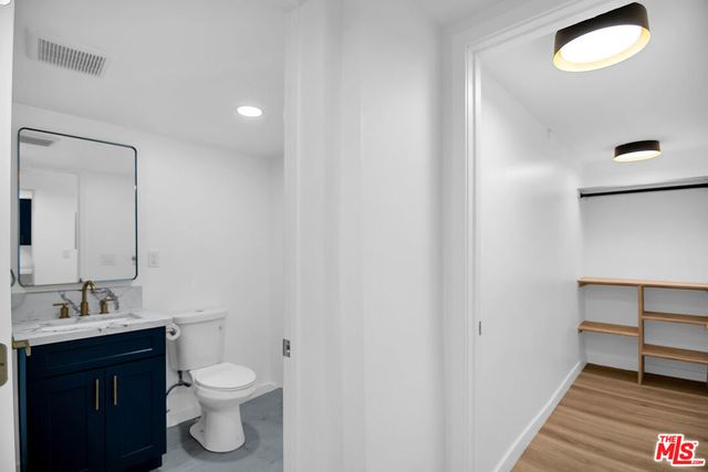 1021 N Genesee Avenue 12, West Hollywood, CA 90046