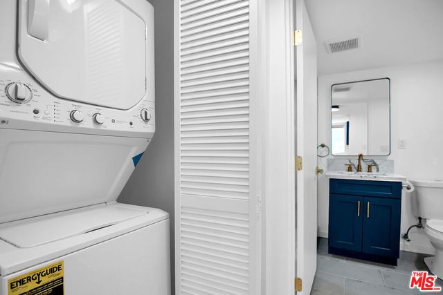 1021 N Genesee Avenue 12, West Hollywood, CA 90046