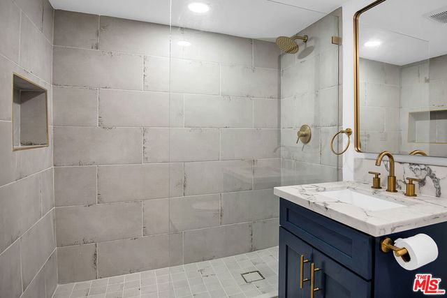 1021 N Genesee Avenue 12, West Hollywood, CA 90046