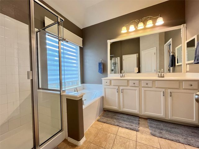 1105 Prairie Heights Drive, Fort Worth, TX 76108