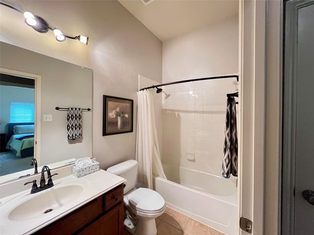1105 Prairie Heights Drive, Fort Worth, TX 76108