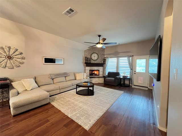 1105 Prairie Heights Drive, Fort Worth, TX 76108