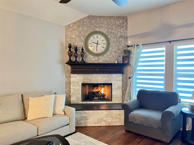 1105 Prairie Heights Drive, Fort Worth, TX 76108