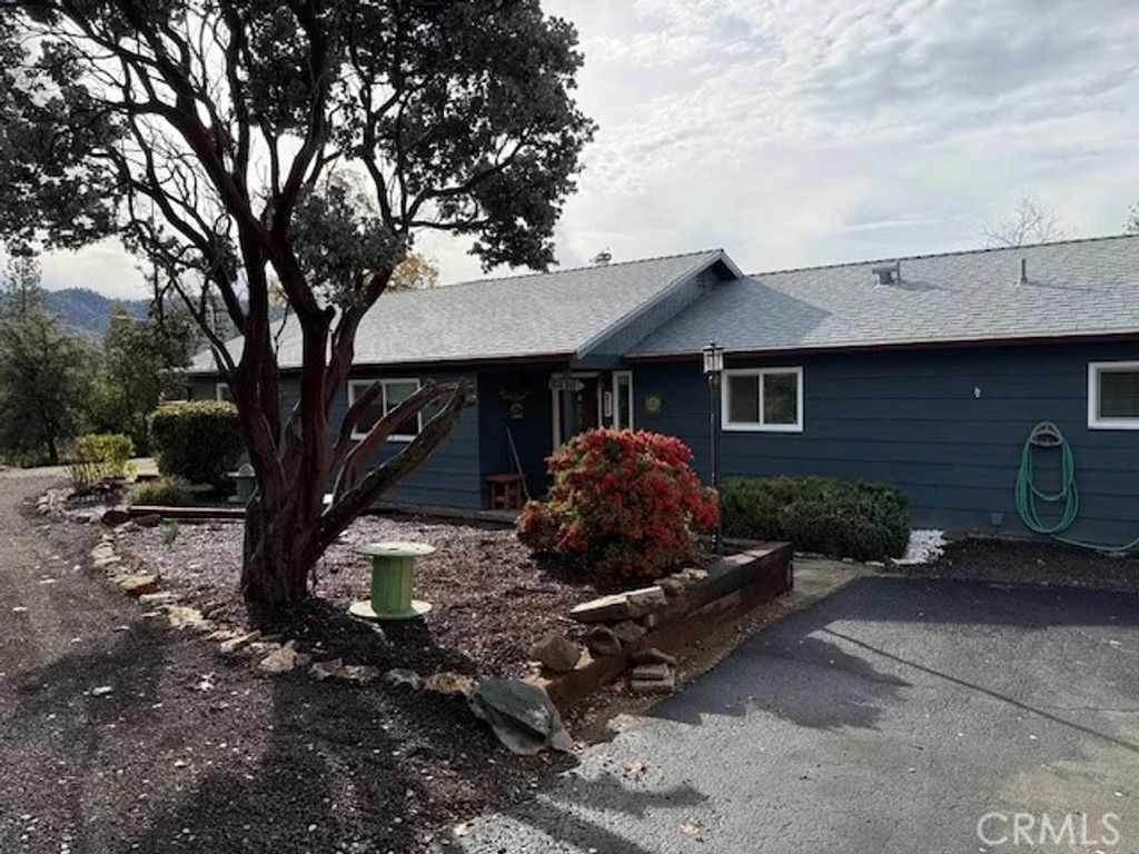 39468 Summit Drive, Oakhurst, CA 93644