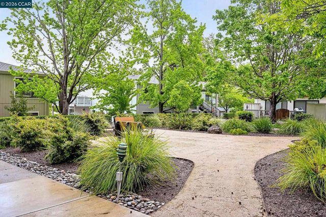 1145 Leisure Ln 2, Walnut Creek, CA 94595