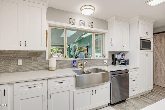 1130 Crest Drive, Central Point, OR 97502