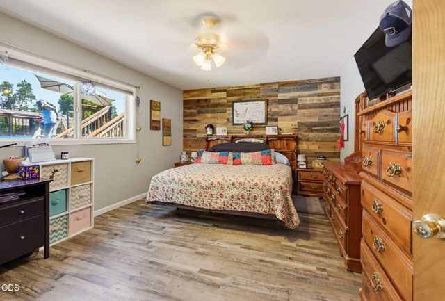 1130 Crest Drive, Central Point, OR 97502