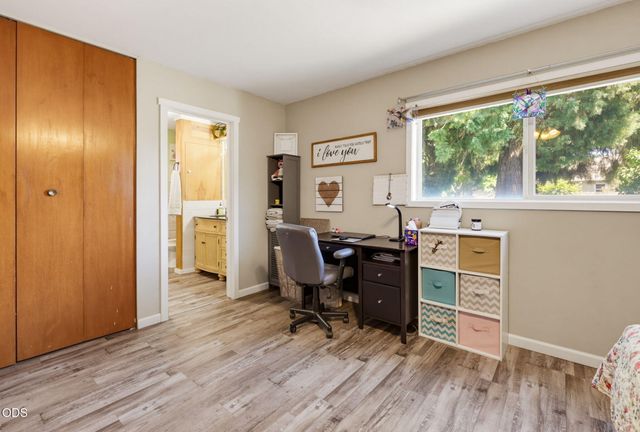 1130 Crest Drive, Central Point, OR 97502