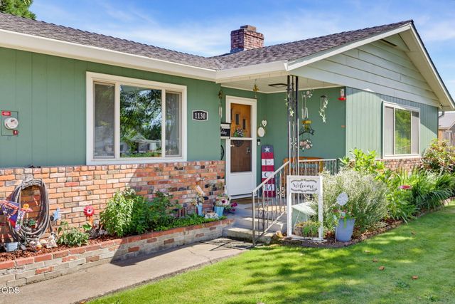 1130 Crest Drive, Central Point, OR 97502