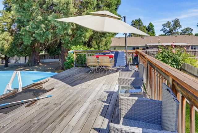 1130 Crest Drive, Central Point, OR 97502
