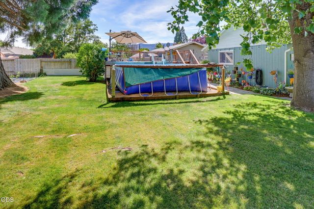 1130 Crest Drive, Central Point, OR 97502