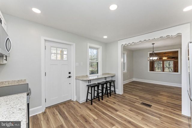 2042 UPPER RIDGE RD, Green Lane, PA 18054