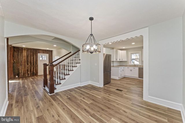 2042 UPPER RIDGE RD, Green Lane, PA 18054