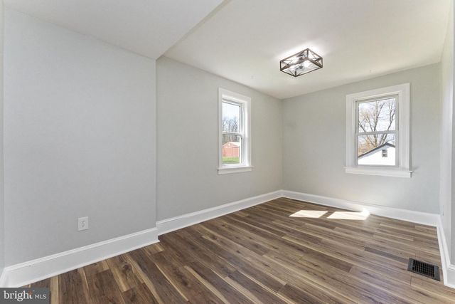 2042 UPPER RIDGE RD, Green Lane, PA 18054