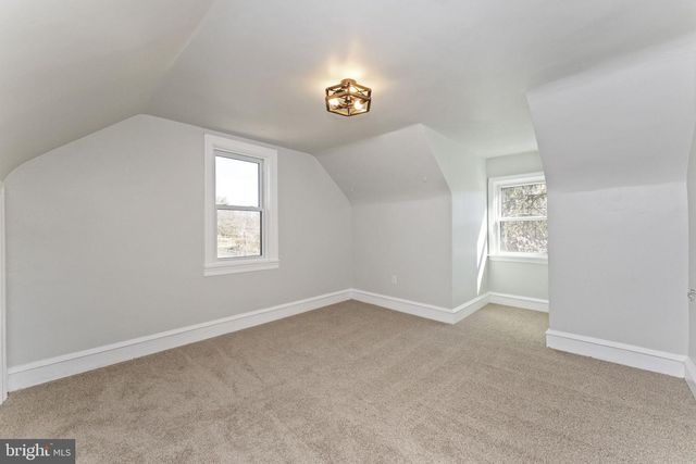 2042 UPPER RIDGE RD, Green Lane, PA 18054