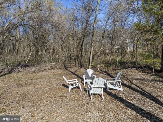 2042 UPPER RIDGE RD, Green Lane, PA 18054