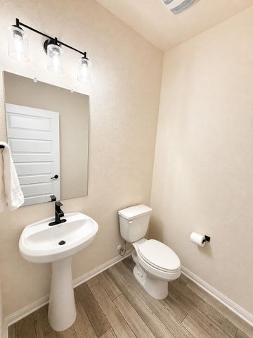 213 Sugar Cane RD, Buda, TX 78610