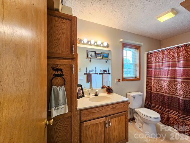 68 Strollers Lane, Waynesville, NC 28786