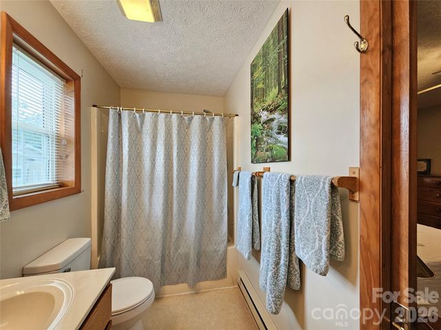 68 Strollers Lane, Waynesville, NC 28786
