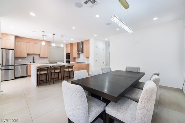 8253 Ruby Mountain Way, Las Vegas, NV 89128