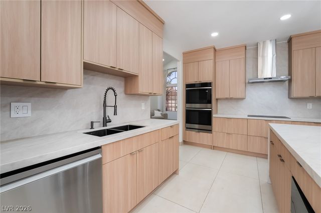 8253 Ruby Mountain Way, Las Vegas, NV 89128