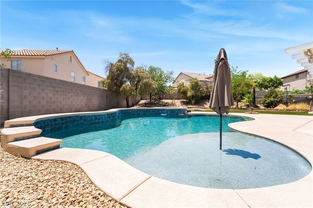 8253 Ruby Mountain Way, Las Vegas, NV 89128