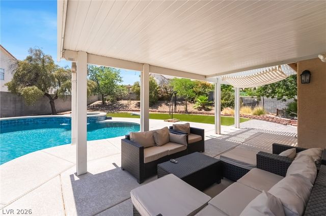 8253 Ruby Mountain Way, Las Vegas, NV 89128