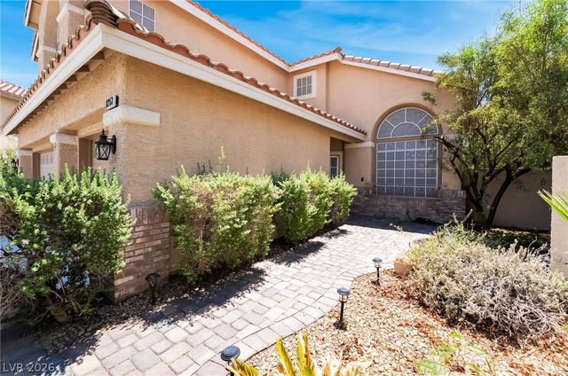 8253 Ruby Mountain Way, Las Vegas, NV 89128