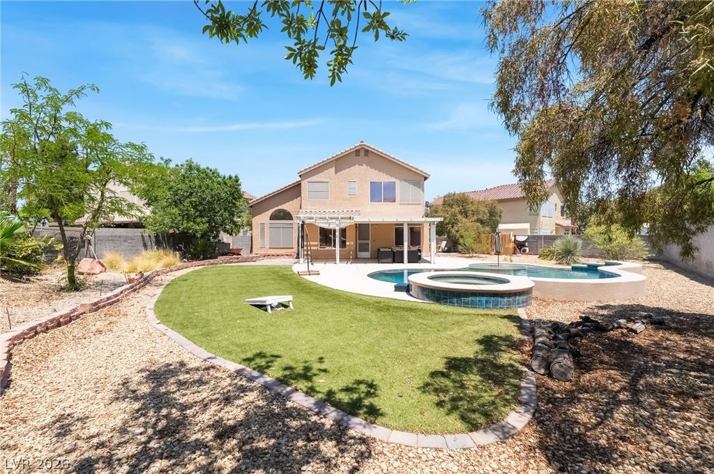 8253 Ruby Mountain Way, Las Vegas, NV 89128