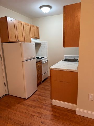 483 Newport Ave 1, Quincy, MA 02171