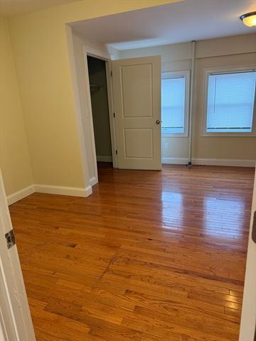 483 Newport Ave 1, Quincy, MA 02171