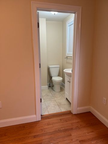 483 Newport Ave 1, Quincy, MA 02171