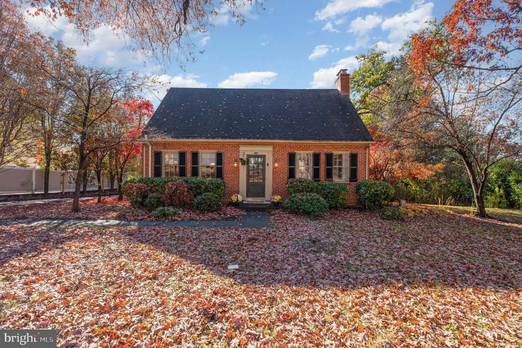 109 W SEMINARY AVE, Lutherville Timonium, MD 21093