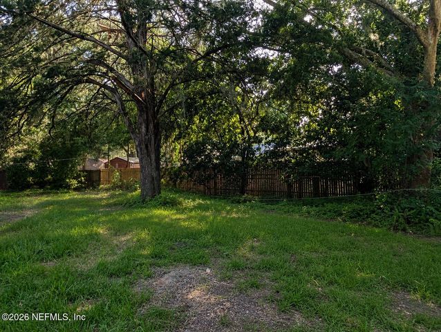 6348 JOHNNIE Circle E, Jacksonville, FL 32244