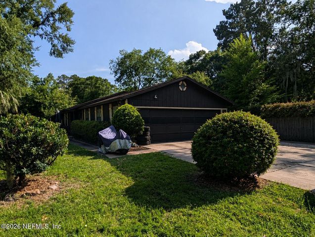 6348 JOHNNIE Circle E, Jacksonville, FL 32244