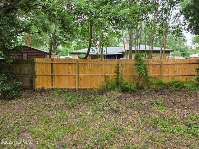 6348 JOHNNIE Circle E, Jacksonville, FL 32244