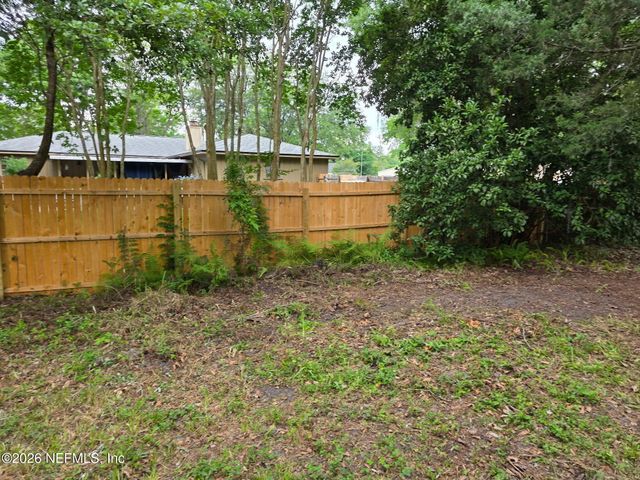 6348 JOHNNIE Circle E, Jacksonville, FL 32244