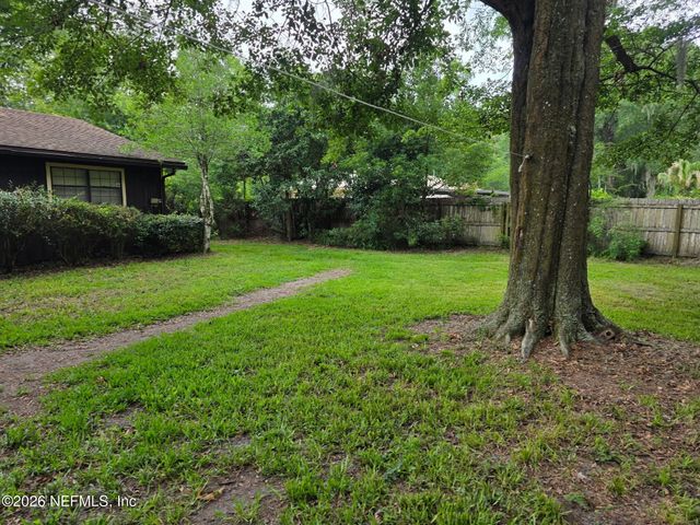 6348 JOHNNIE Circle E, Jacksonville, FL 32244