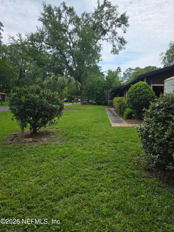 6348 JOHNNIE Circle E, Jacksonville, FL 32244