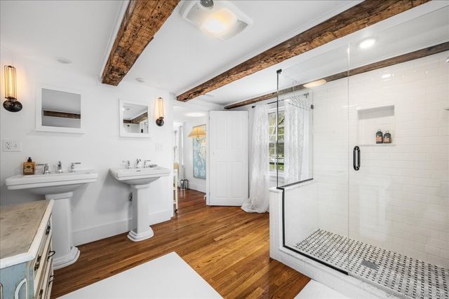 45 Main Street, Essex, CT 06409