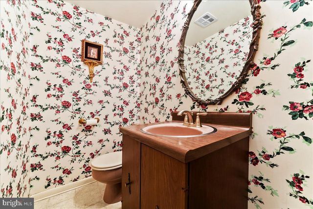 16 OAK KNOLL DR, Wallingford, PA 19086